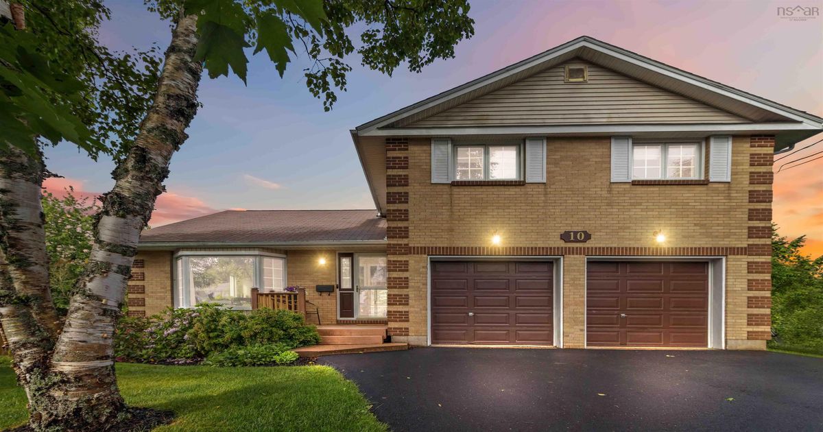 10 Crystal Drive Bedford