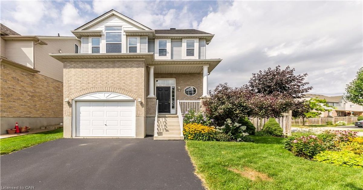 4 Chrysler Crescent  Cambridge