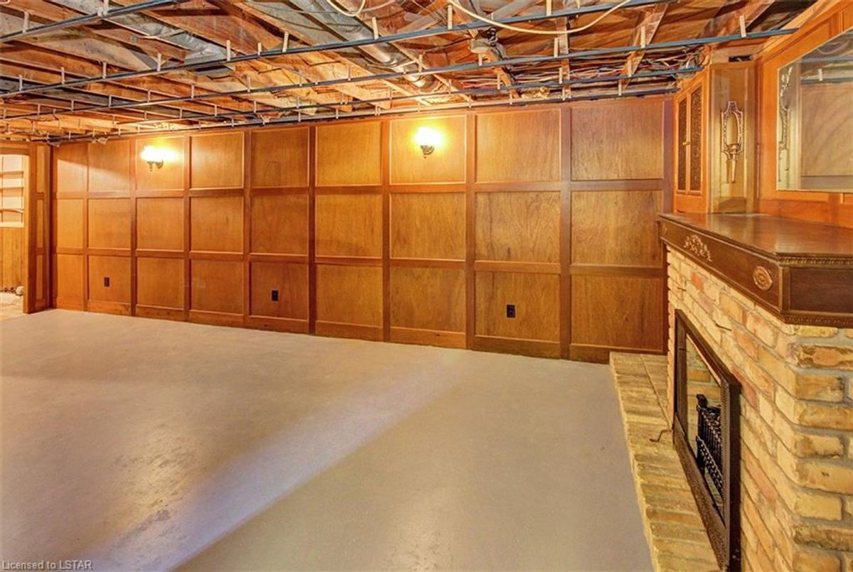 1013 Feren Avenue London 1013 Feren Avenue London