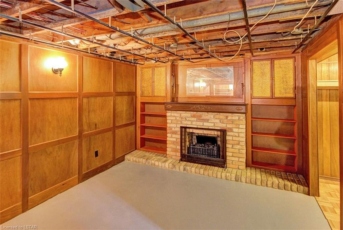 1013 Feren Avenue London 1013 Feren Avenue London