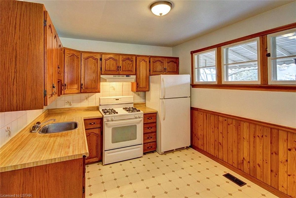 1013 Feren Avenue London 1013 Feren Avenue London