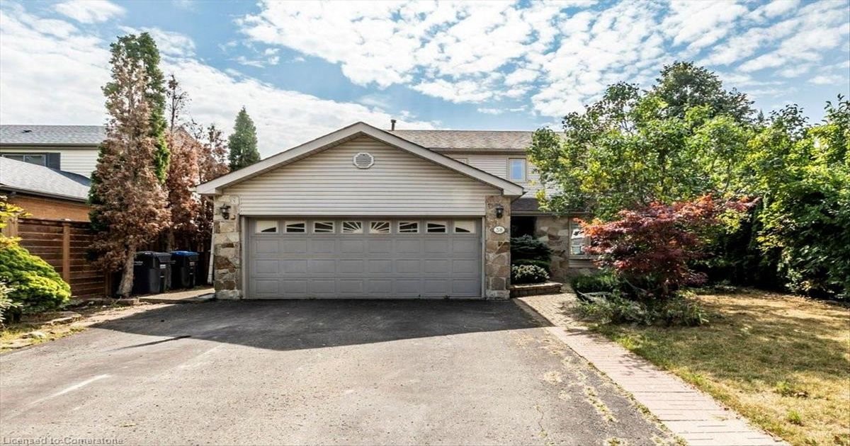38 Montcalm Place  Brampton