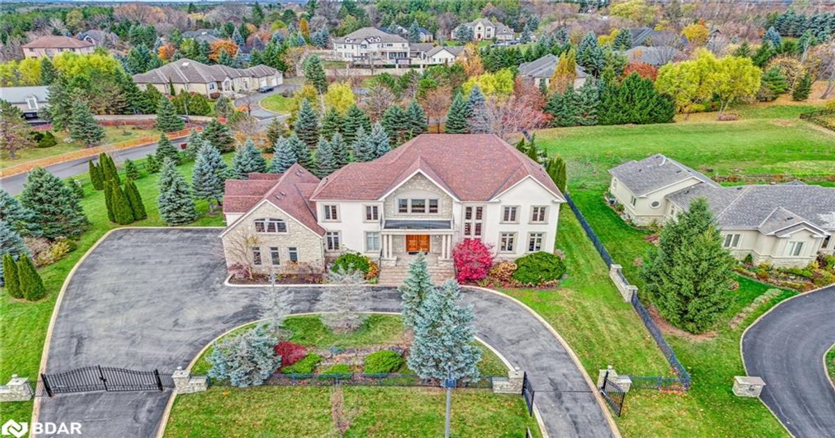 76 Forest Heights Boulevard  Kleinburg