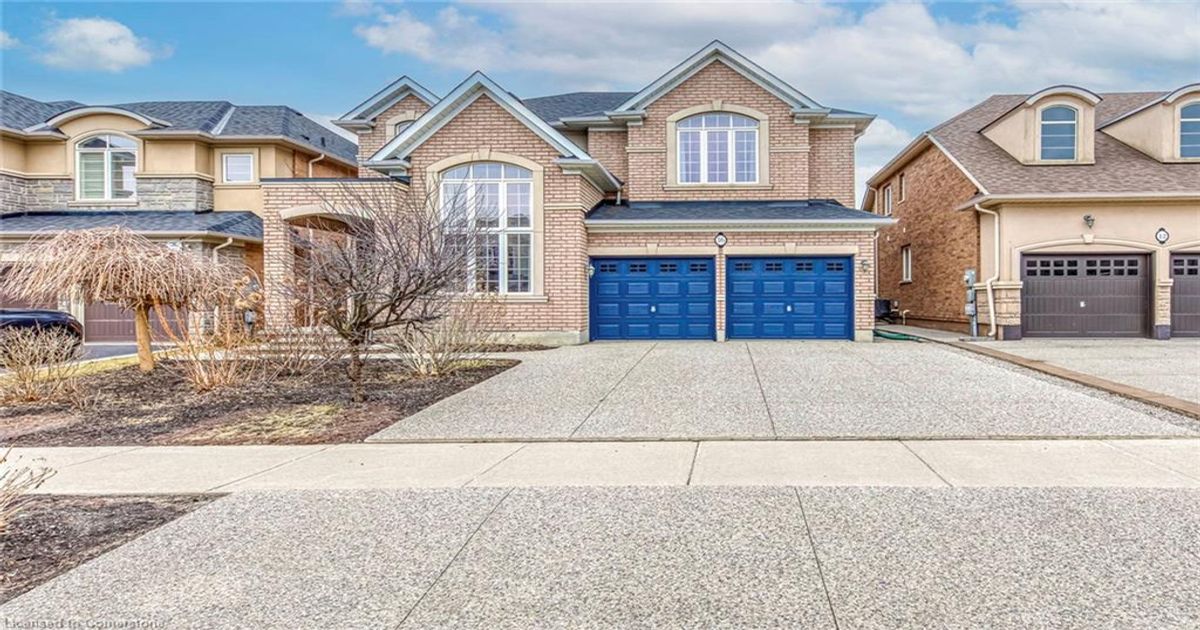 16 Henderson Street  Ancaster