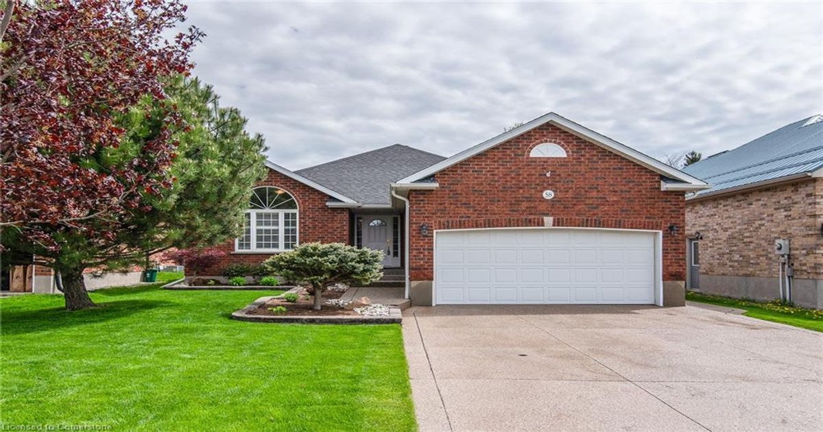 58 Zinkann Crescent  Wellesley