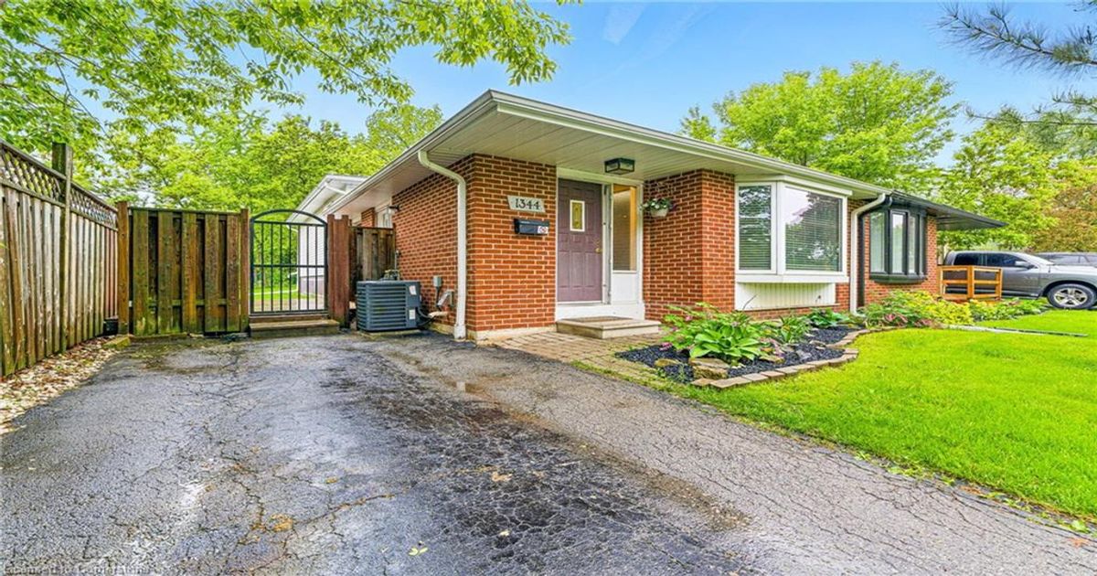1344 Colonsay Drive  Burlington