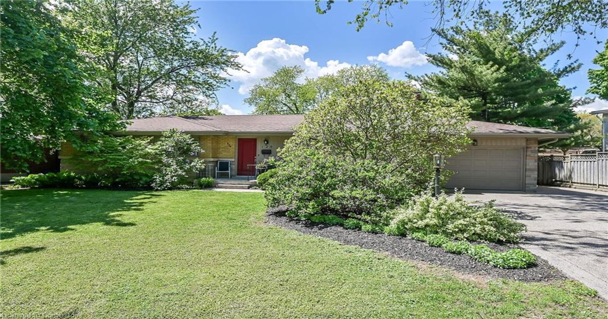 128 Oneida Boulevard  Ancaster