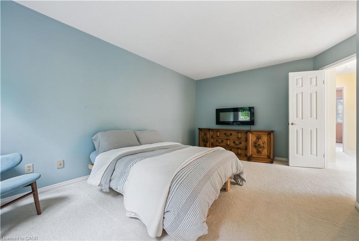 225 Benjamin Road Waterloo 225 Benjamin Road Waterloo