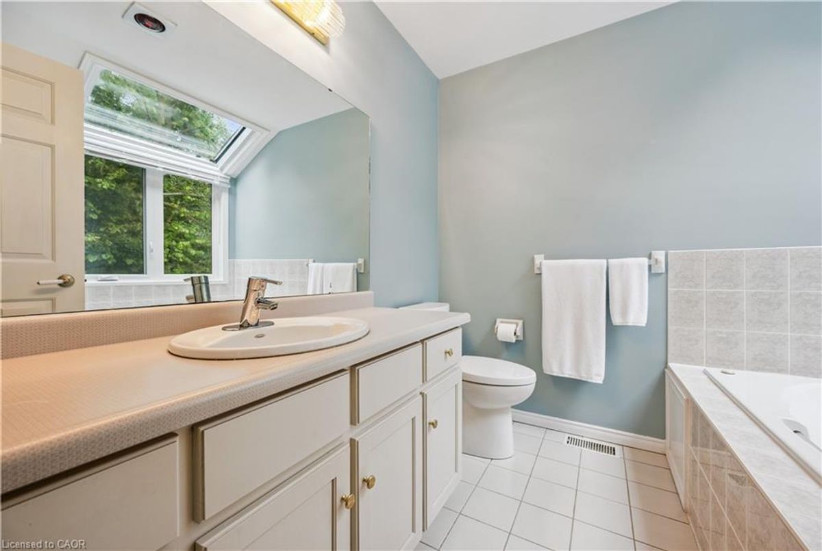 225 Benjamin Road Waterloo 225 Benjamin Road Waterloo