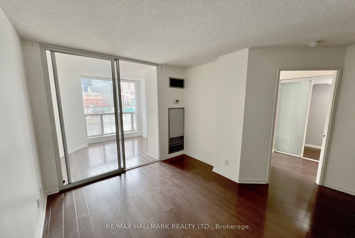 216-24 Wellesley Street W 216-24 Wellesley Street W Toronto C01