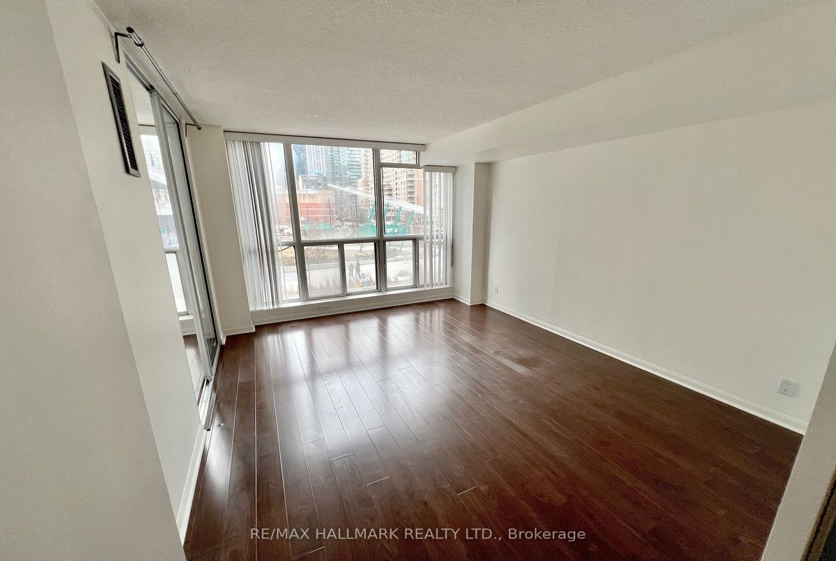 216-24 Wellesley Street W 216-24 Wellesley Street W Toronto C01