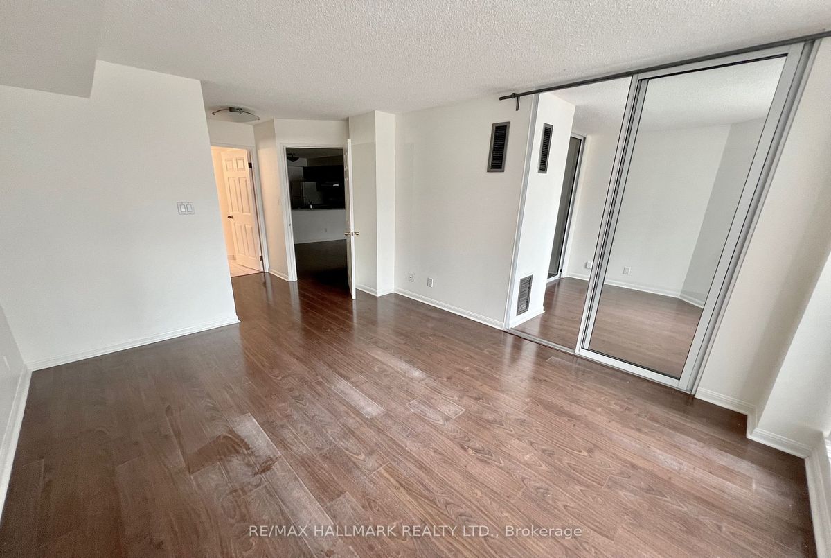 216-24 Wellesley Street W 216-24 Wellesley Street W Toronto C01