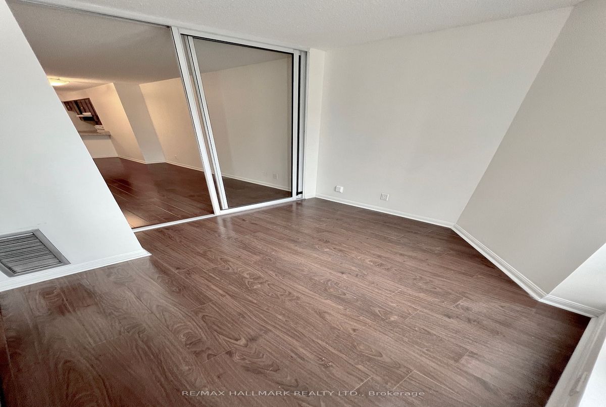 216-24 Wellesley Street W 216-24 Wellesley Street W Toronto C01