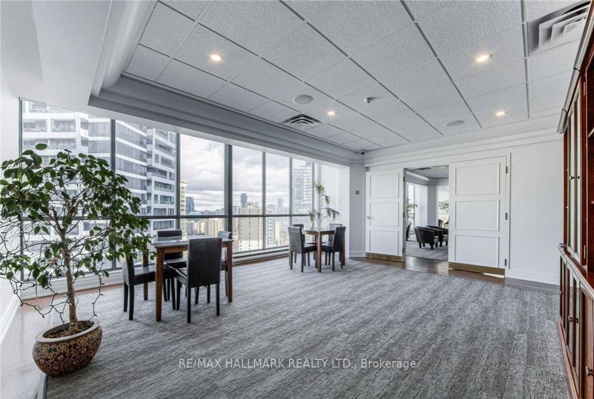 216-24 Wellesley Street W 216-24 Wellesley Street W Toronto C01