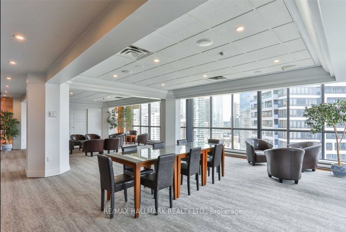 216-24 Wellesley Street W 216-24 Wellesley Street W Toronto C01