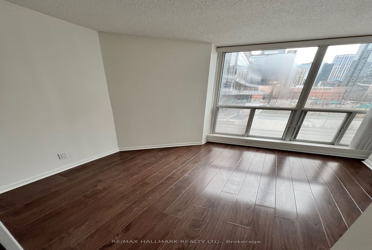 216-24 Wellesley Street W 216-24 Wellesley Street W Toronto C01