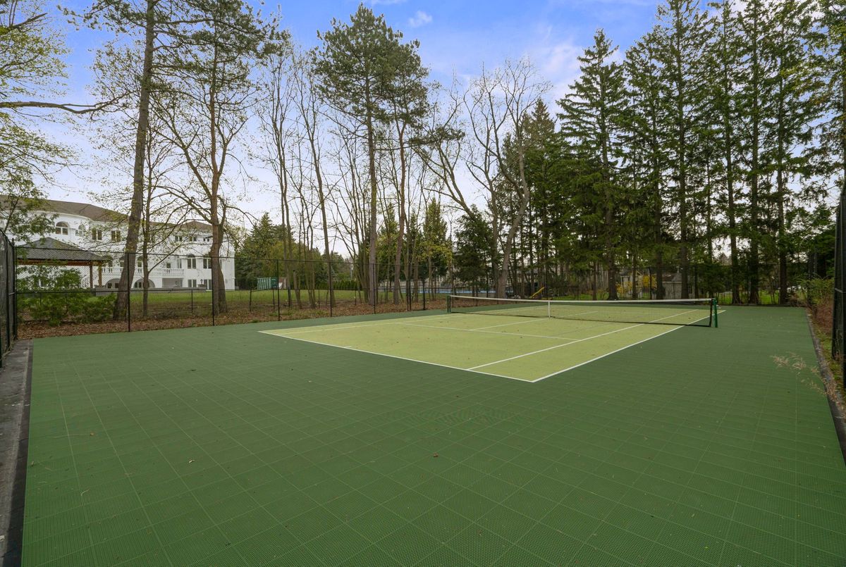 15 Park Lane Circle 15 Park Lane Circle Toronto C12