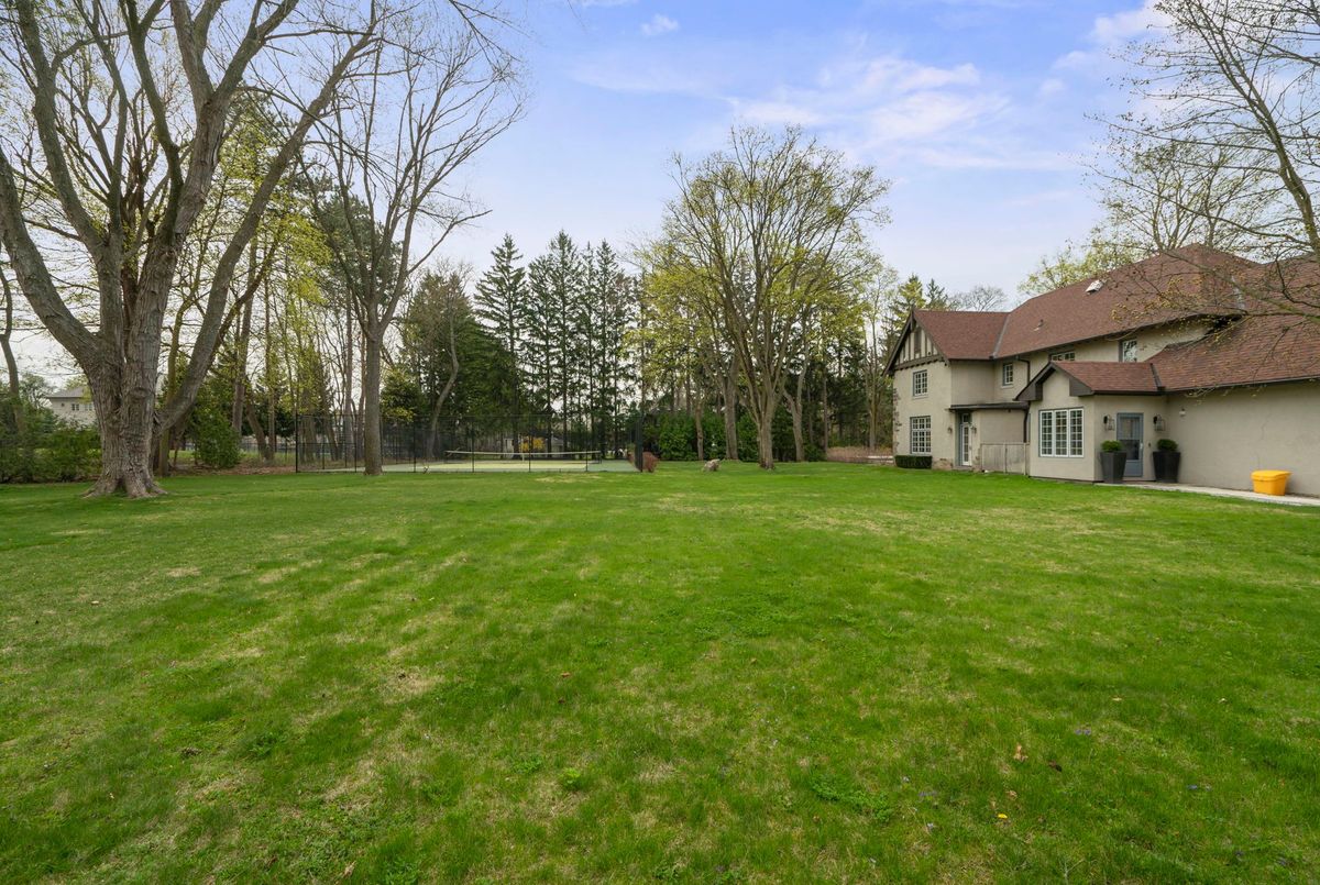 15 Park Lane Circle 15 Park Lane Circle Toronto C12