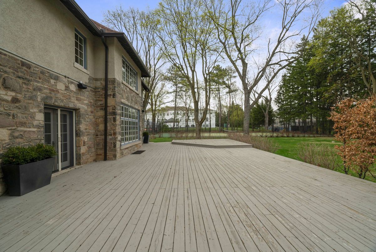 15 Park Lane Circle 15 Park Lane Circle Toronto C12