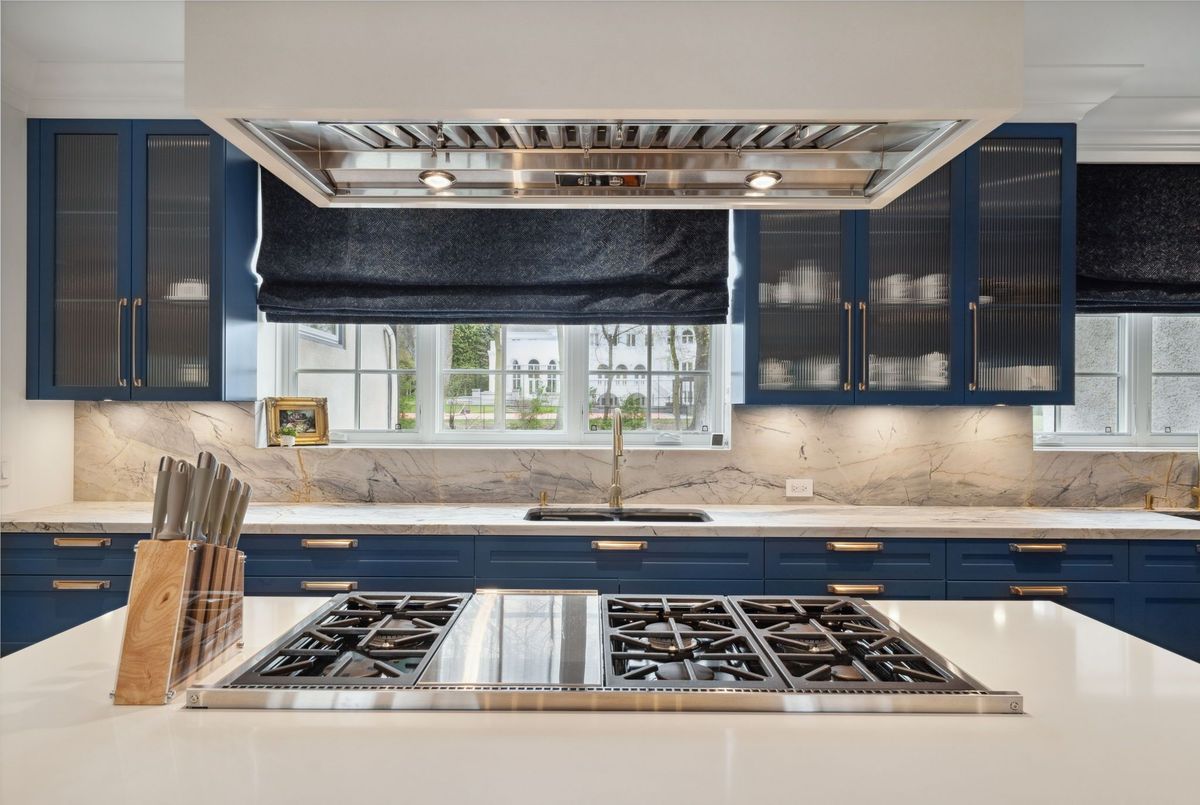 15 Park Lane Circle 15 Park Lane Circle Toronto C12