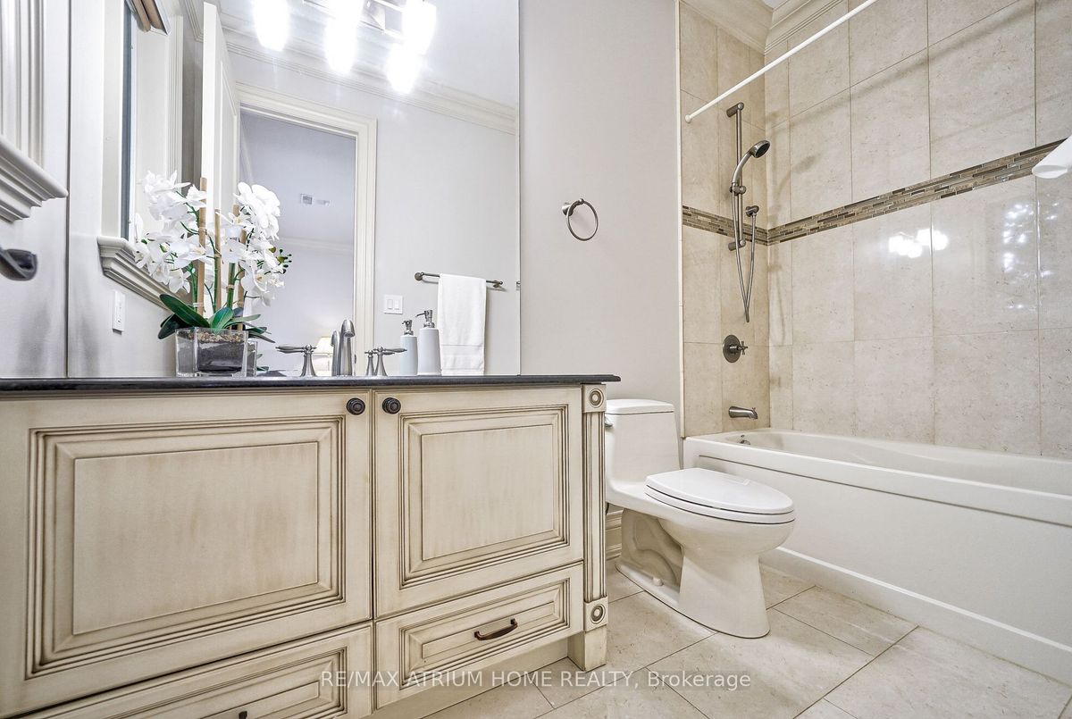 18 Heathcote Avenue 18 Heathcote Avenue Toronto C12
