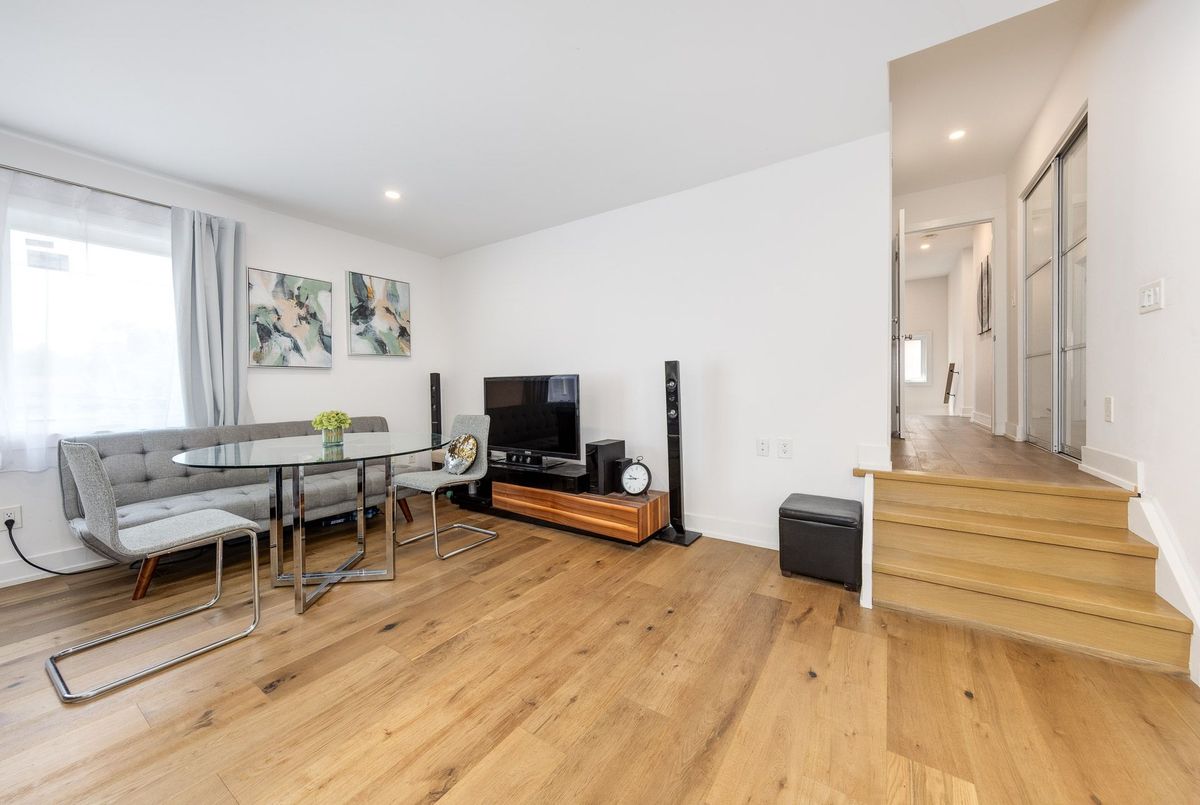 202 Mckee Avenue 202 Mckee Avenue Toronto C14