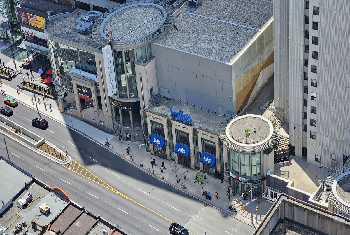 3105-30 Roehampton Avenue 3105-30 Roehampton Avenue Toronto C10