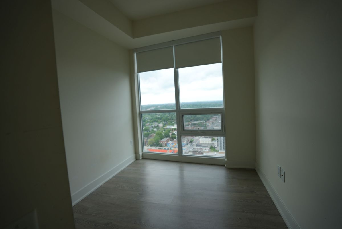 3105-30 Roehampton Avenue 3105-30 Roehampton Avenue Toronto C10