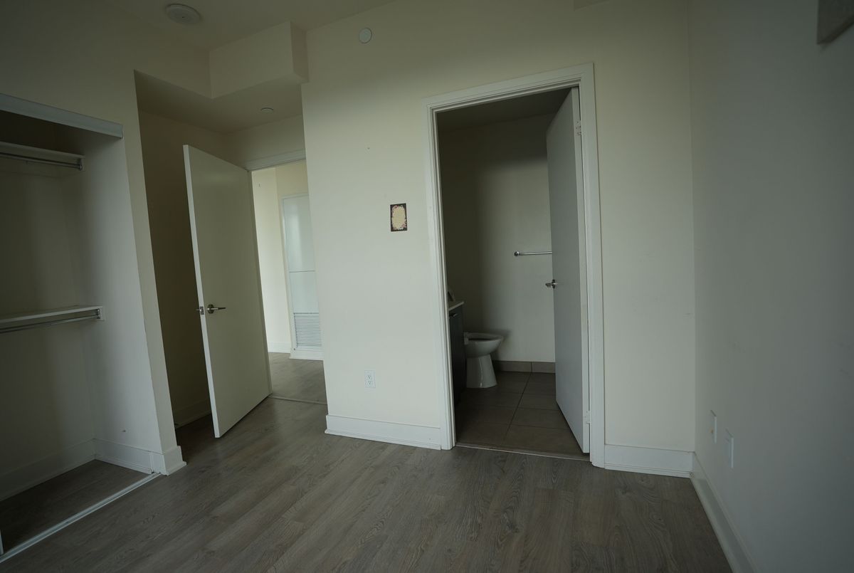 3105-30 Roehampton Avenue 3105-30 Roehampton Avenue Toronto C10