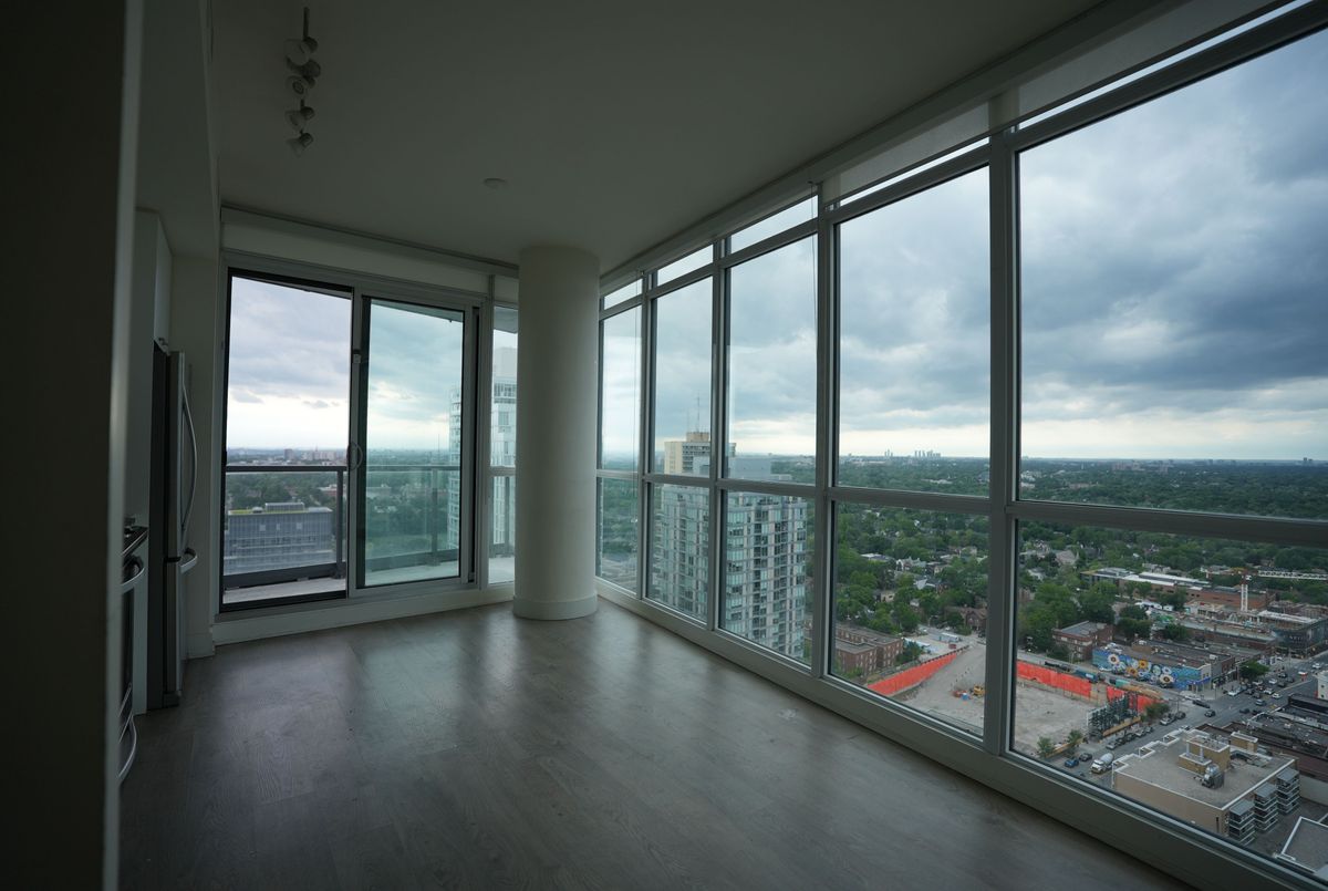 3105-30 Roehampton Avenue 3105-30 Roehampton Avenue Toronto C10