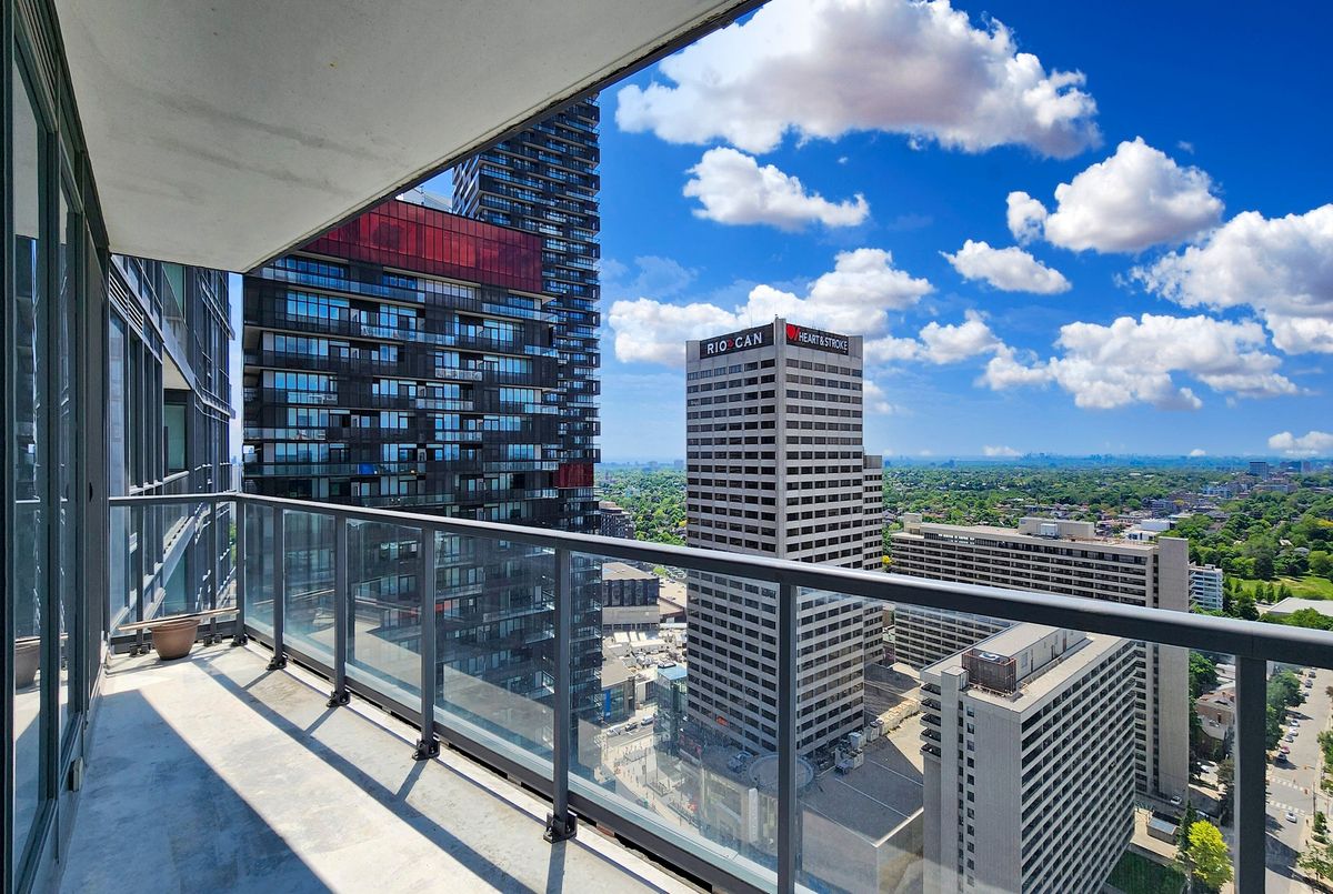 3105-30 Roehampton Avenue 3105-30 Roehampton Avenue Toronto C10