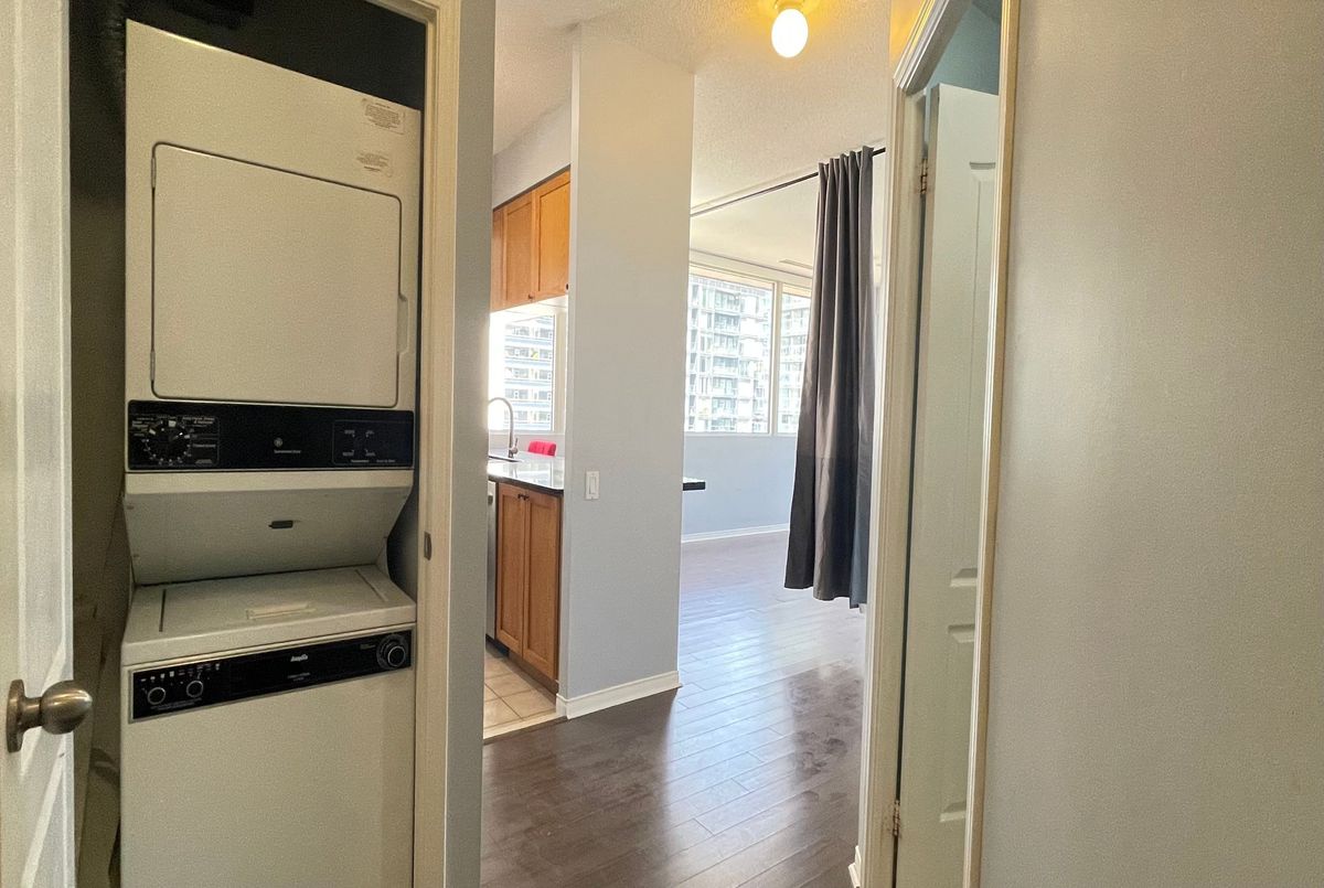 507-555 Yonge Street 507-555 Yonge Street Toronto C08