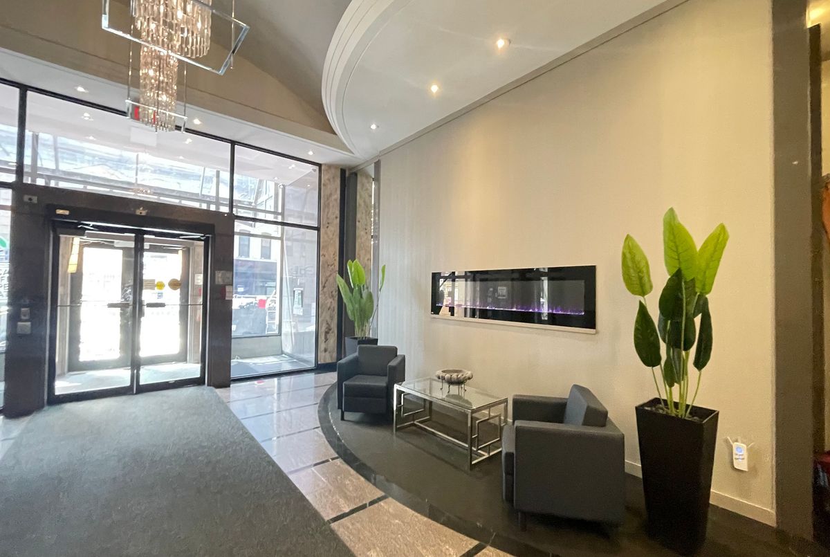 507-555 Yonge Street 507-555 Yonge Street Toronto C08