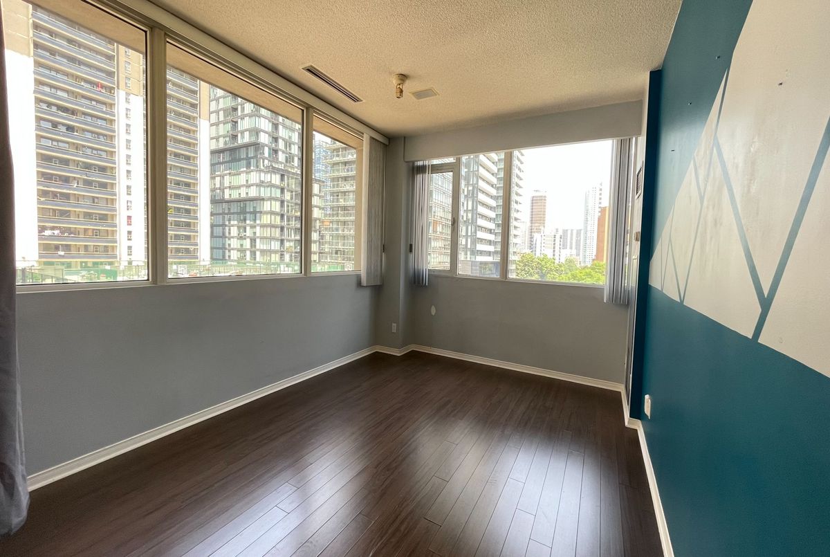 507-555 Yonge Street 507-555 Yonge Street Toronto C08