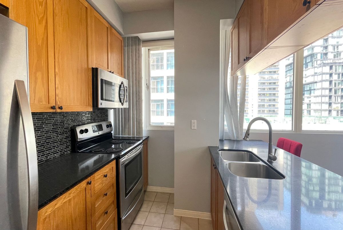 507-555 Yonge Street 507-555 Yonge Street Toronto C08