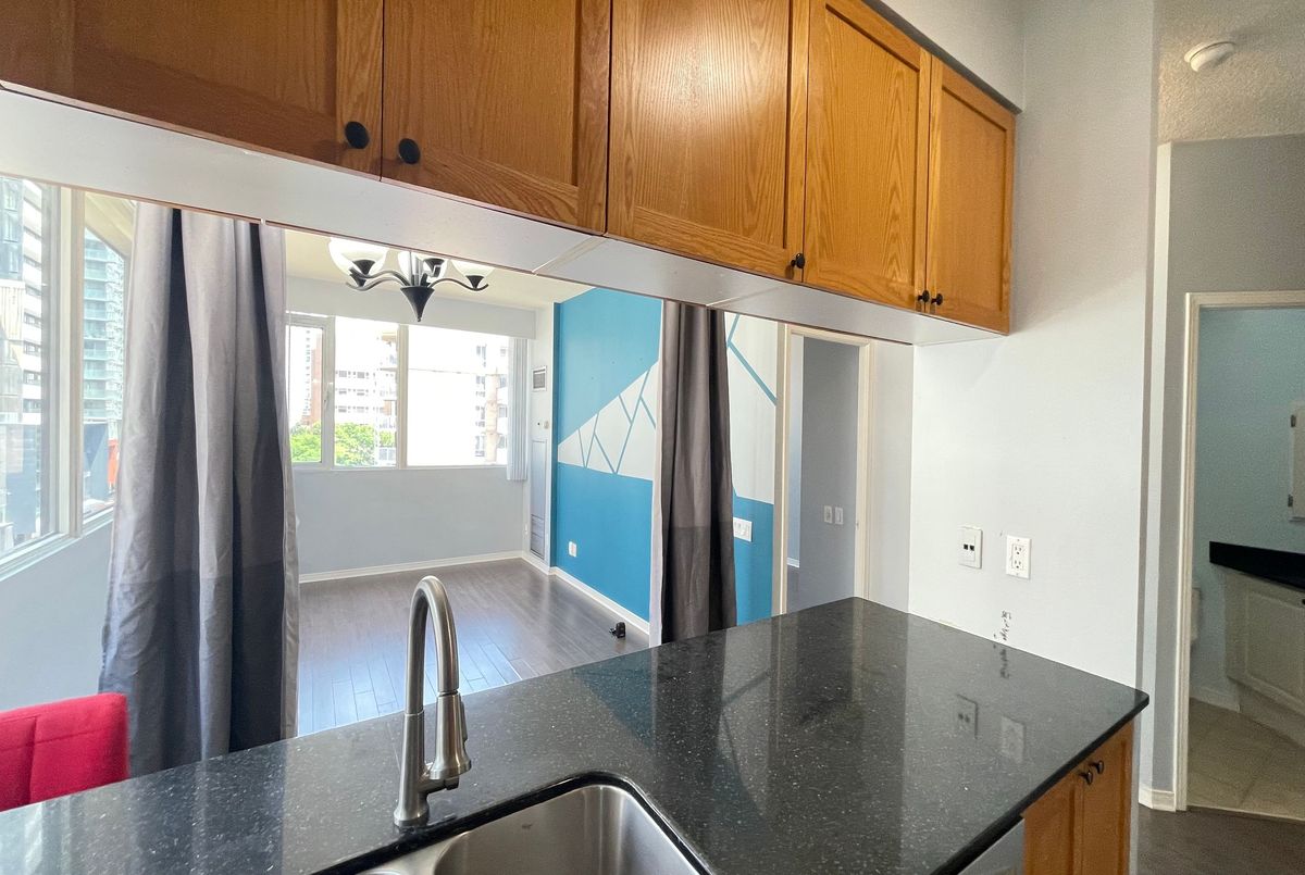 507-555 Yonge Street 507-555 Yonge Street Toronto C08