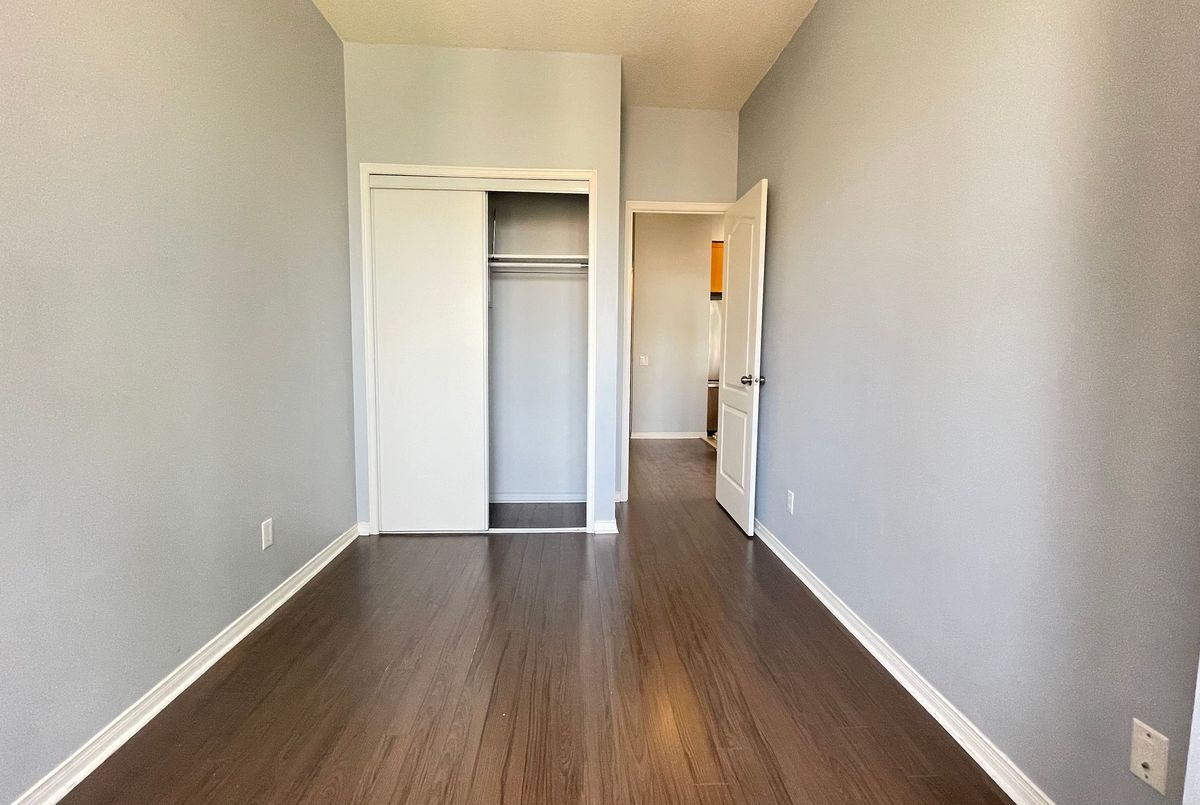 507-555 Yonge Street 507-555 Yonge Street Toronto C08