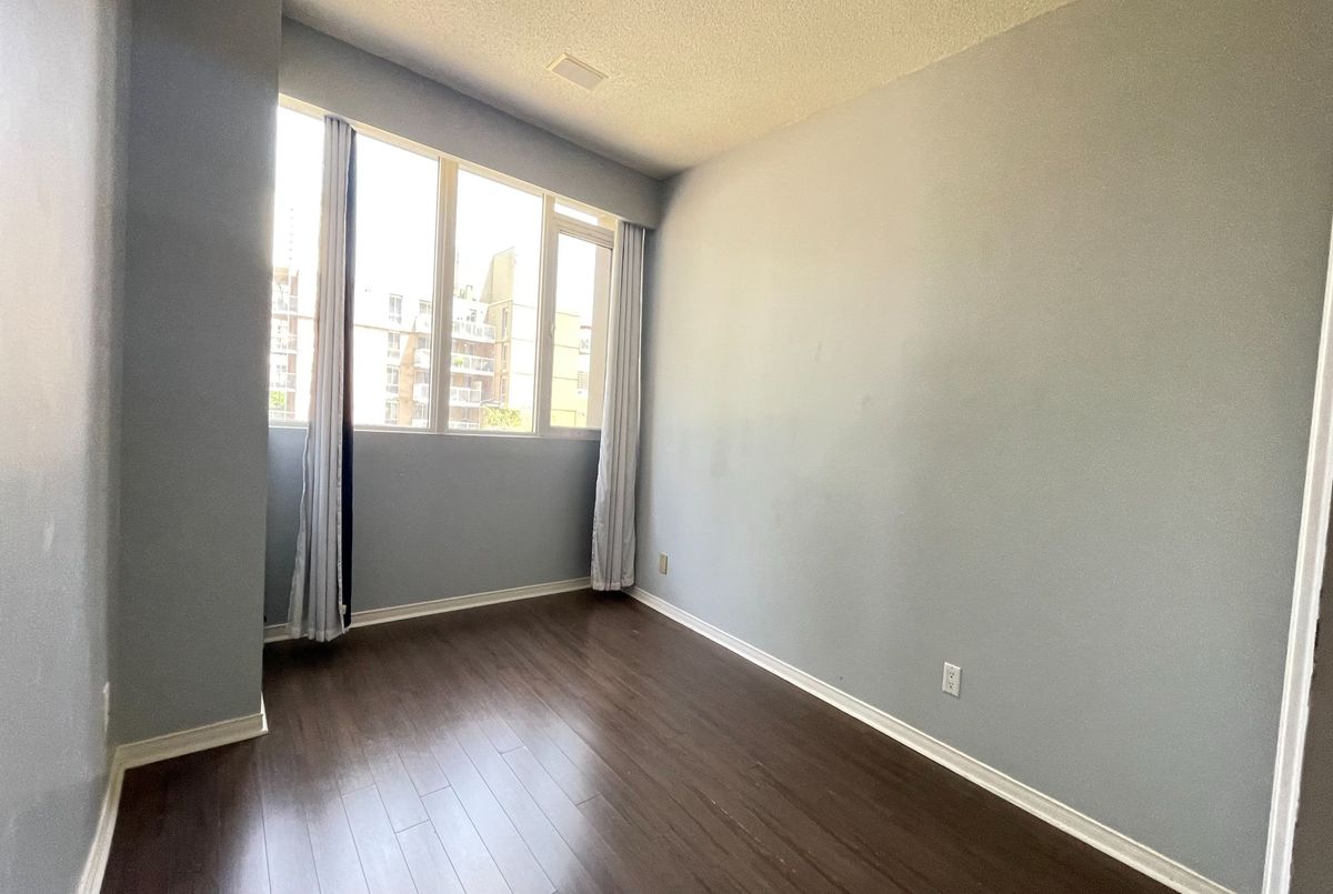 507-555 Yonge Street 507-555 Yonge Street Toronto C08