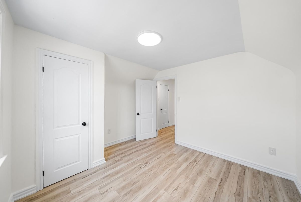 132 Homewood Avenue 132 Homewood Avenue Toronto C07