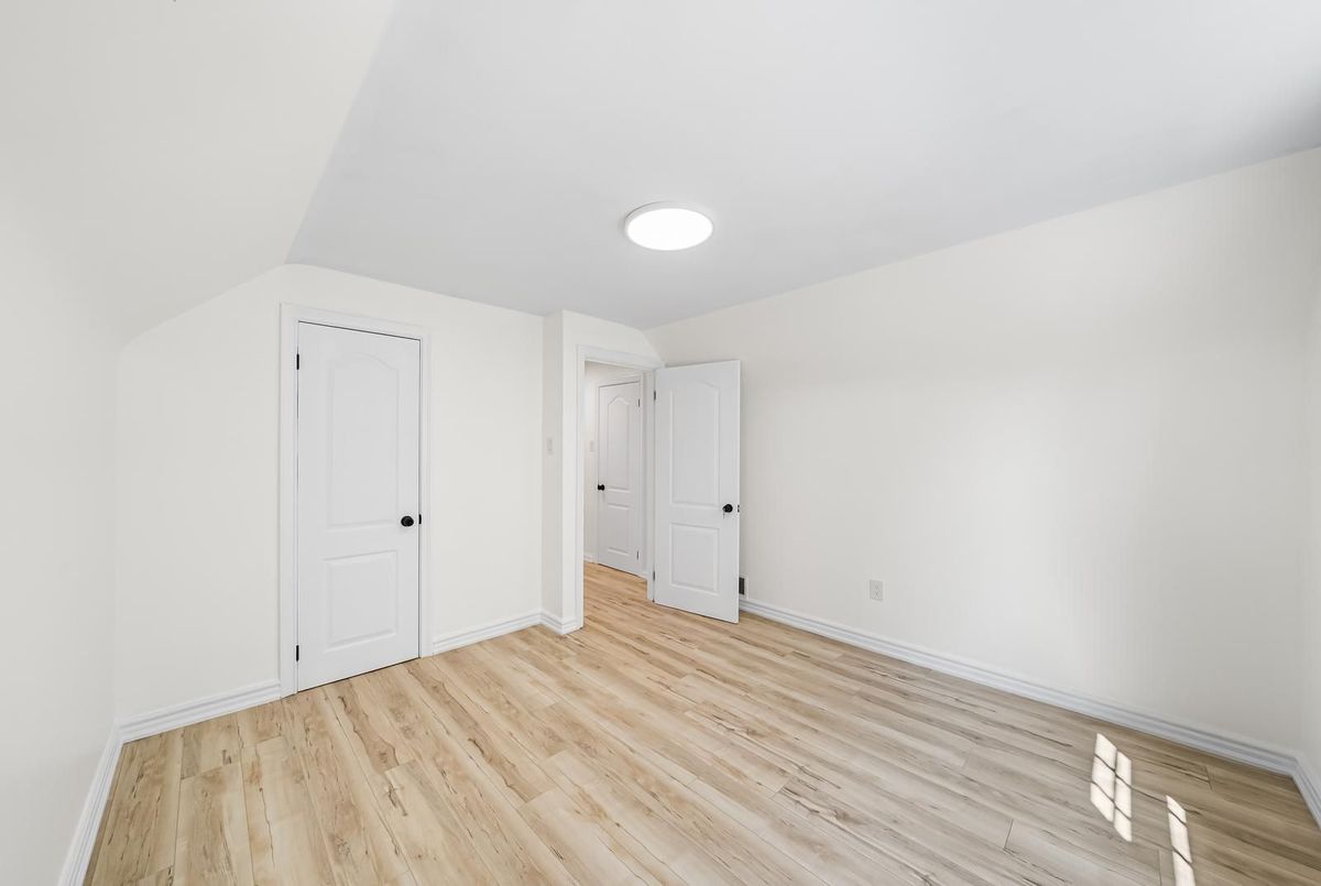 132 Homewood Avenue 132 Homewood Avenue Toronto C07