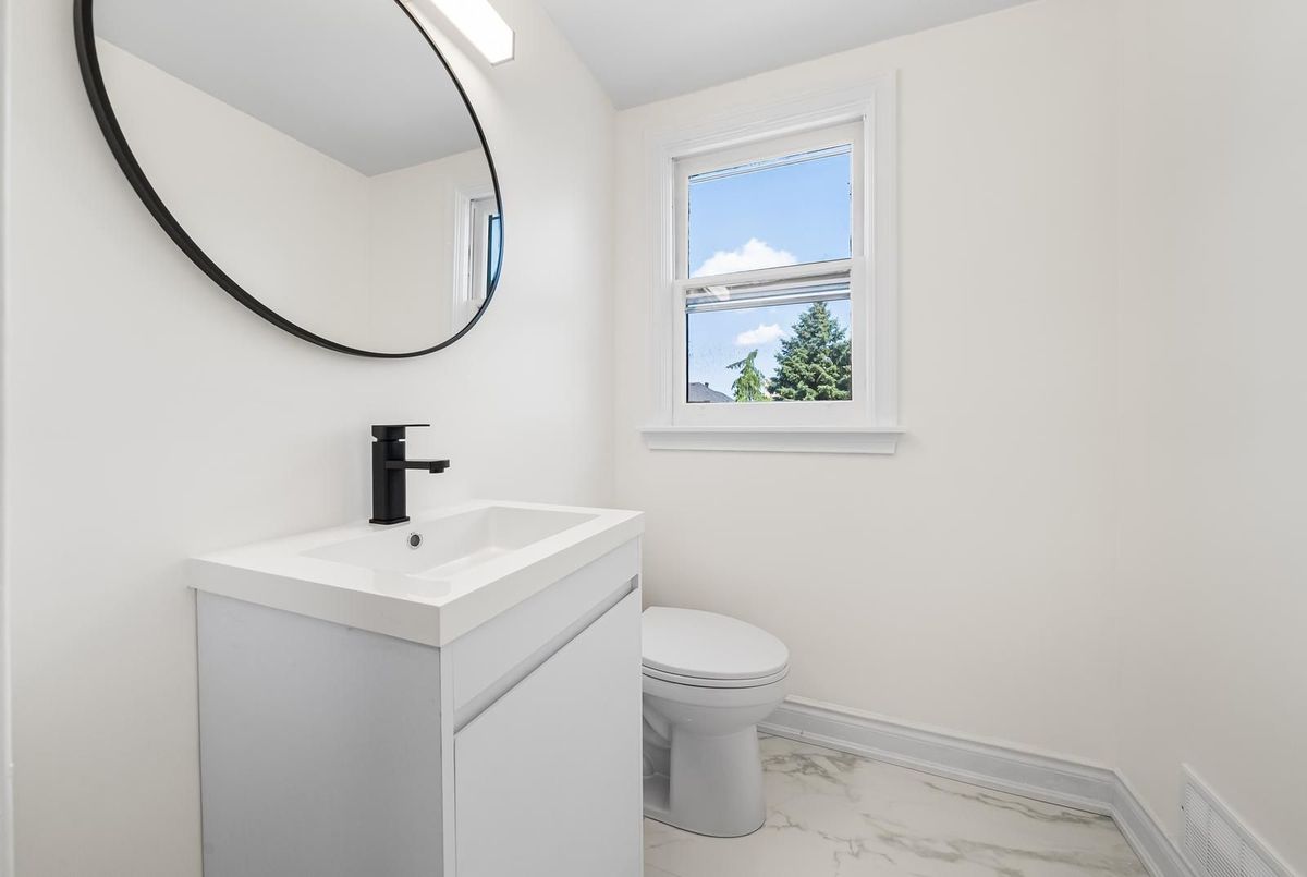 132 Homewood Avenue 132 Homewood Avenue Toronto C07