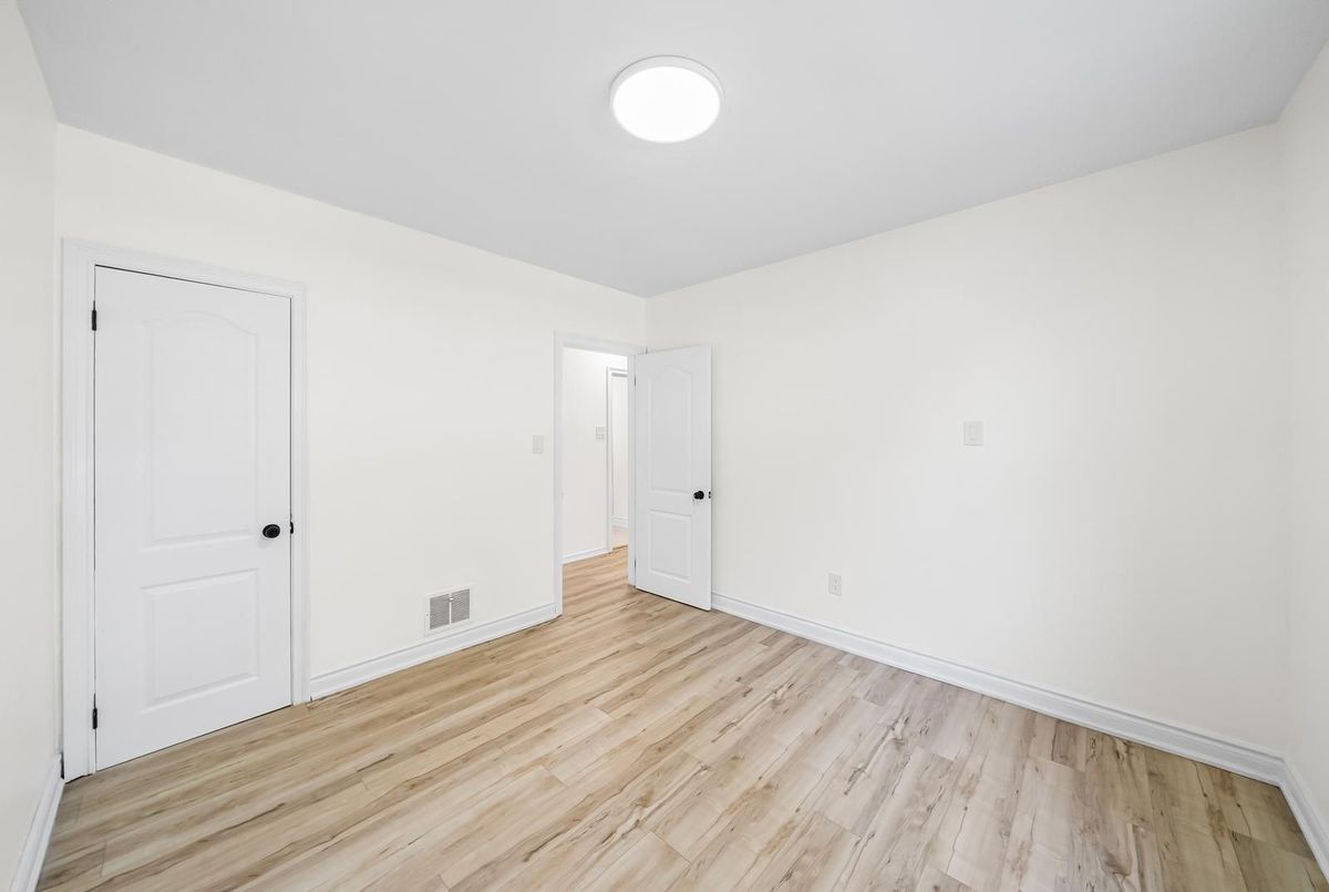 132 Homewood Avenue 132 Homewood Avenue Toronto C07