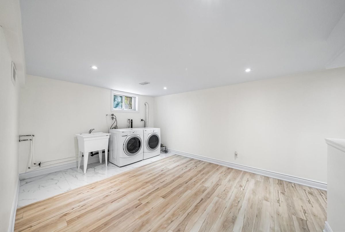 132 Homewood Avenue 132 Homewood Avenue Toronto C07