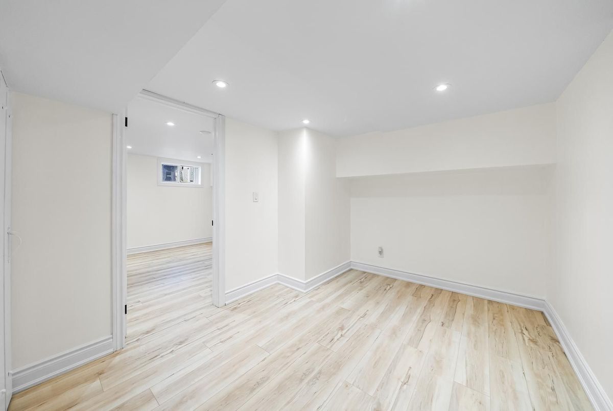 132 Homewood Avenue 132 Homewood Avenue Toronto C07