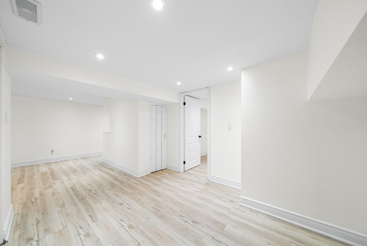 132 Homewood Avenue 132 Homewood Avenue Toronto C07