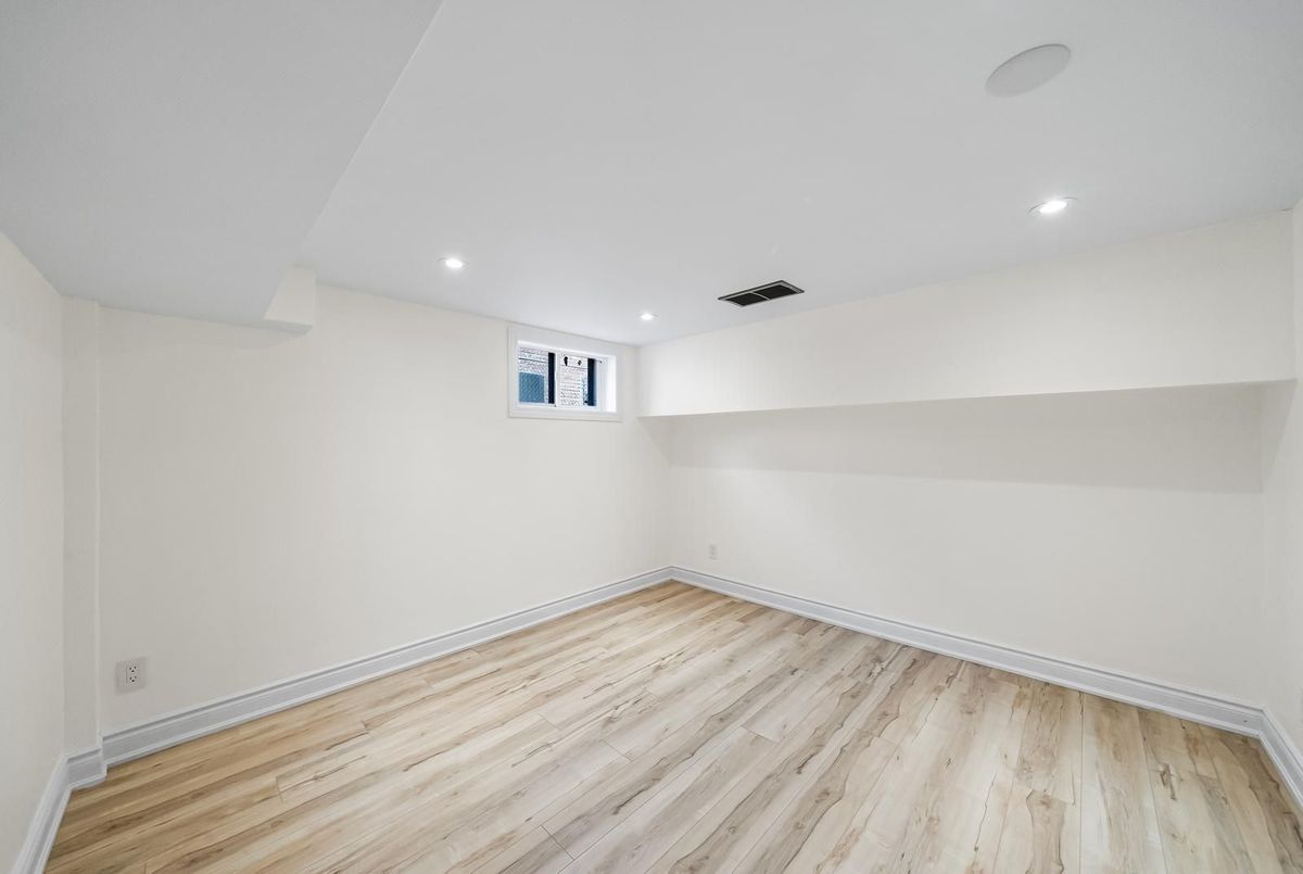 132 Homewood Avenue 132 Homewood Avenue Toronto C07