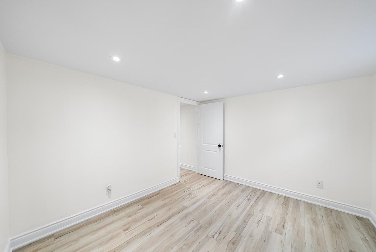132 Homewood Avenue 132 Homewood Avenue Toronto C07