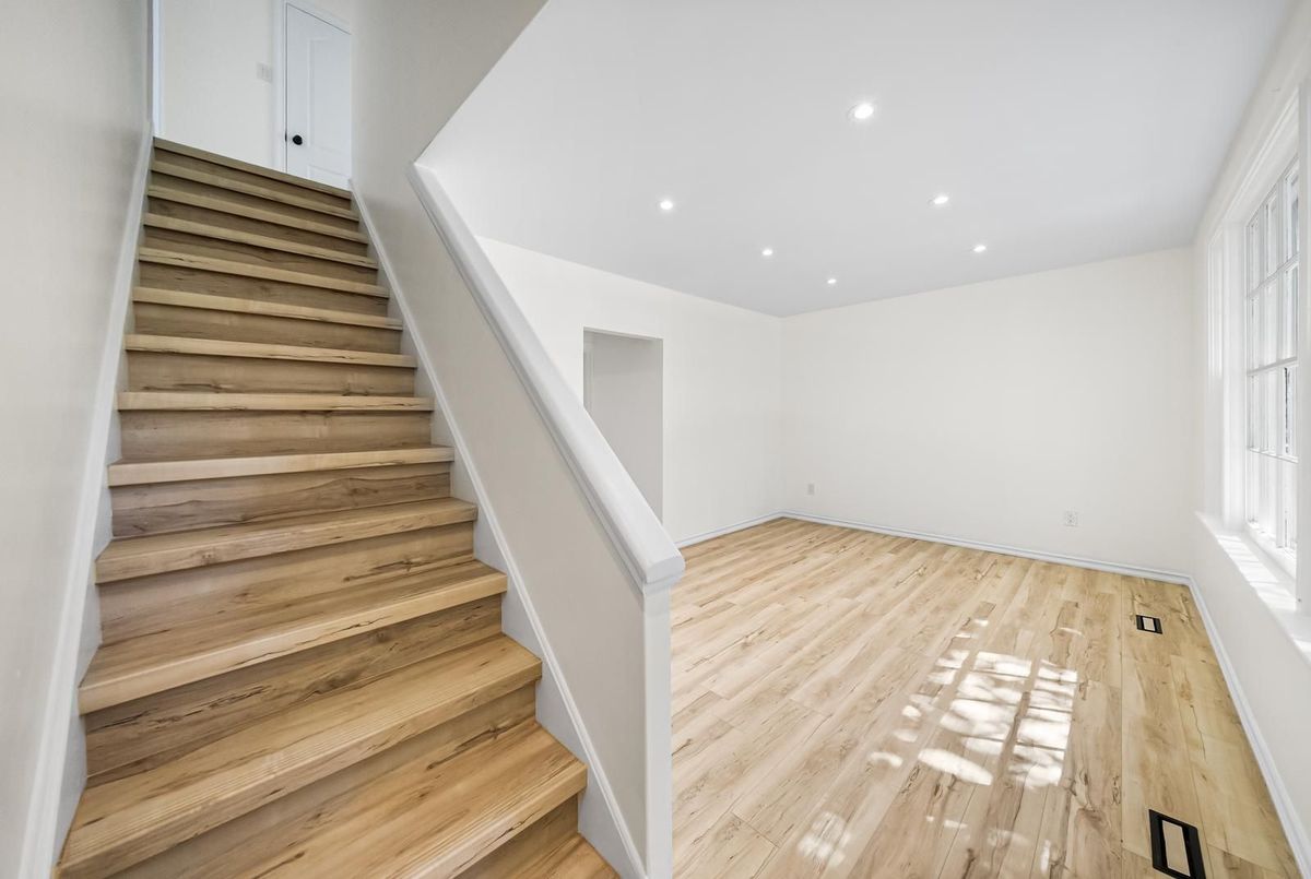 132 Homewood Avenue 132 Homewood Avenue Toronto C07