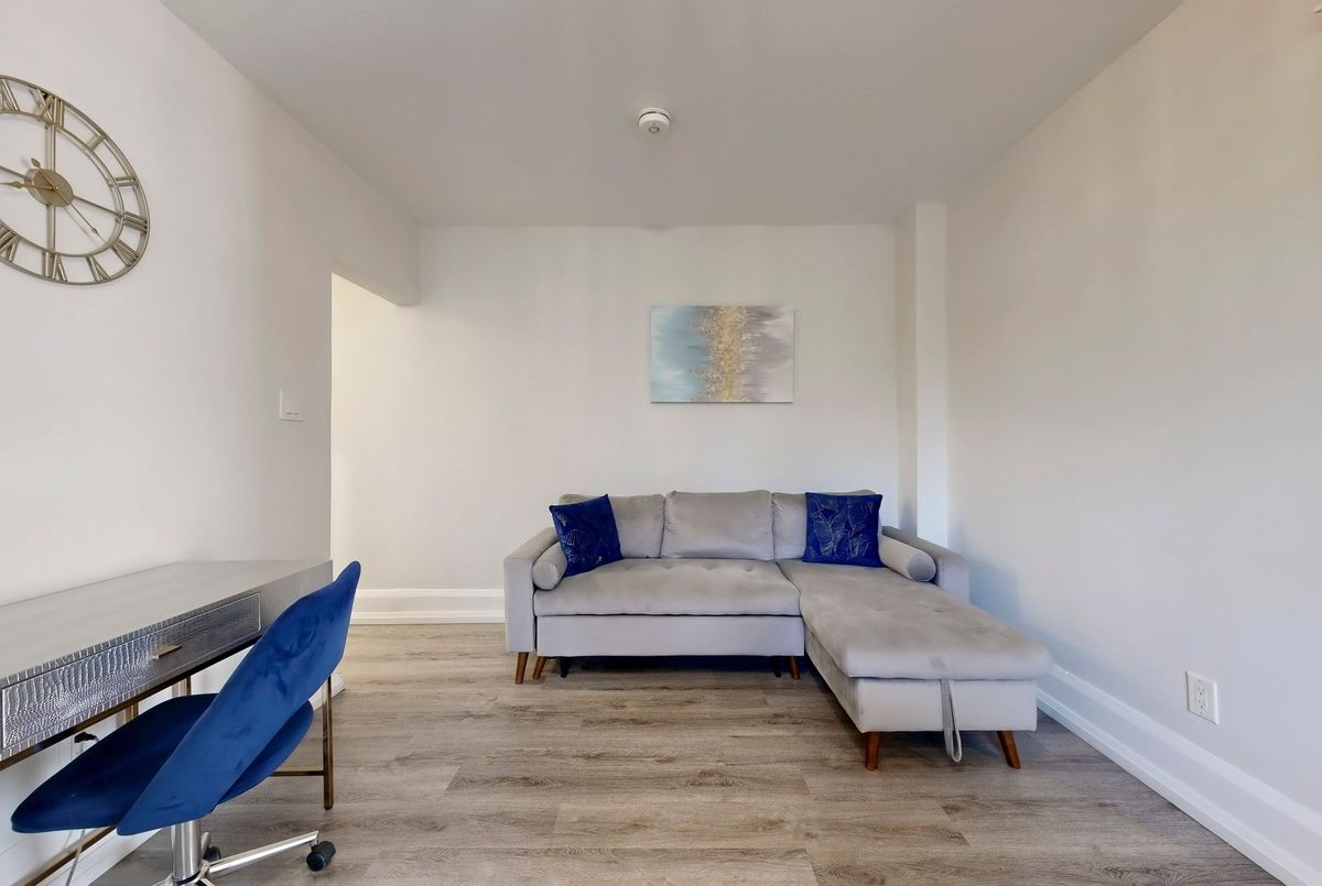 Building 1 Unit 5-9 Humewood Court Building 1 Unit 5-9 Humewood Court Toronto C03