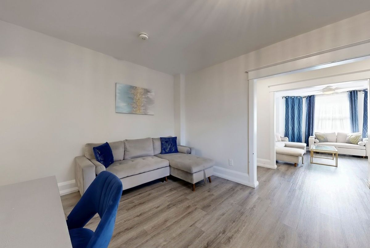 Building 1 Unit 5-9 Humewood Court Building 1 Unit 5-9 Humewood Court Toronto C03